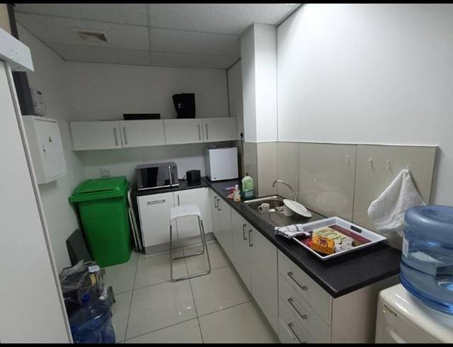 BUSINESS PROPERTY TO RENT IN BRYANSTON